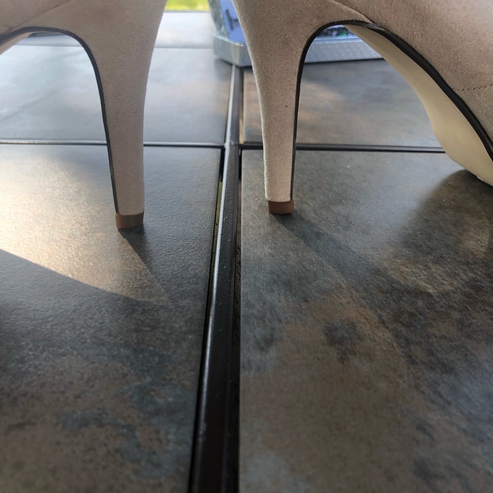 NWOT heels - Picture 3 of 4